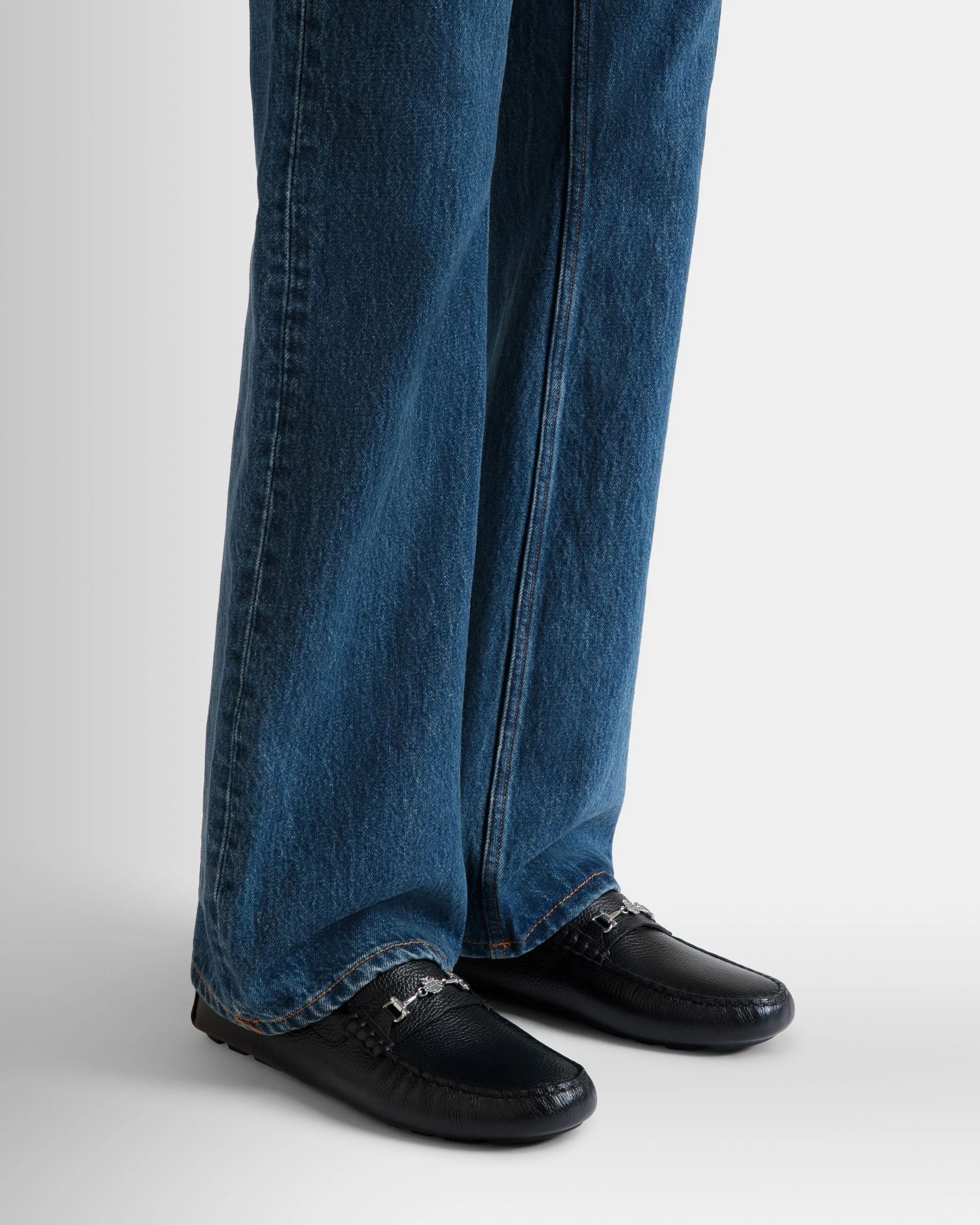 Kerbs Driver in Black Grained Leather - Image 2